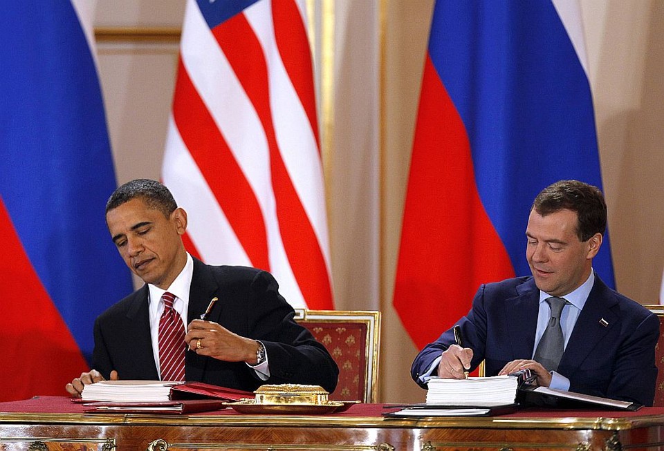 Presidentes Barack Obama e Dmitry Medvedev assinaram acordo nuclear entre Estados Unidos e Rússia | Reuters