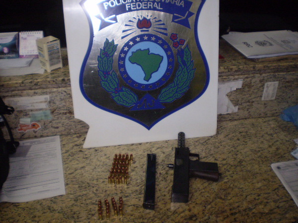 Adolescente armado disse que queria se vingar de pessoas que haviam ameaçado a família dele | Divulgação PRF