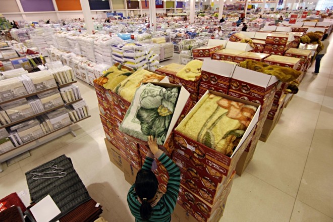 Na loja da Havan, o crédito farto impulsiona a venda de edredons, cobertores e aquecedores: 65% das compras são parceladas | Albari Rosa/ Gazeta do Povo