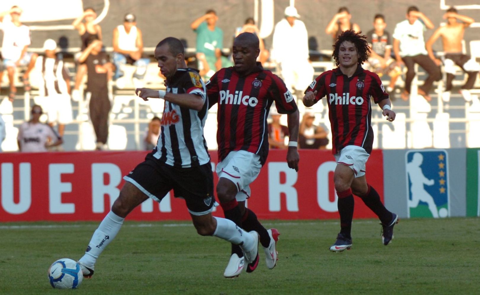 Diego Tardelli comandou a vitória do Galo sobre o Furacão | Jorge Gontijo / Estado de Minas