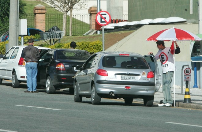 Apesar de a lei vigorar há três anos em Curitiba, o Just Park, no Centro Cívico, é único serviço de valet regulamentado |
