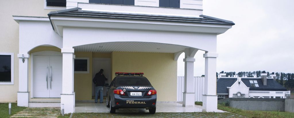 A casa de Éder Conde, no Alphaville: acusado era conhecido como Fernandinho Beira-Mar do Paraná entre policiais | Jonathan Campos/Gazeta do Povo