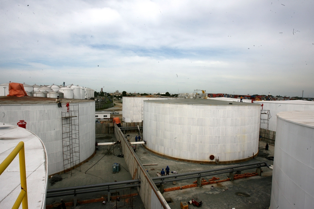 Terminal de Álcool de Paranaguá: mais de R$ 20 milhões investidos em obras e reformas e apenas 7 navios embarcados | Hedeson Alves/ Gazeta do Povo