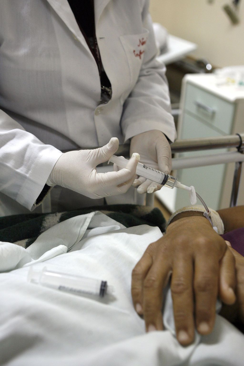 Perfurações e cortes por agulhas estão entre casos mais comuns | Hedeson Alves/Gazetta do Povo