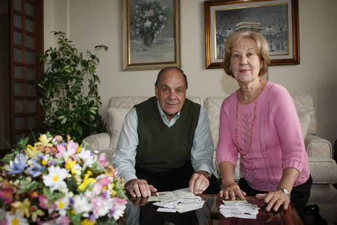 Milton e Dione Vendramini e seus comprovantes de voto: direito de cidadão |