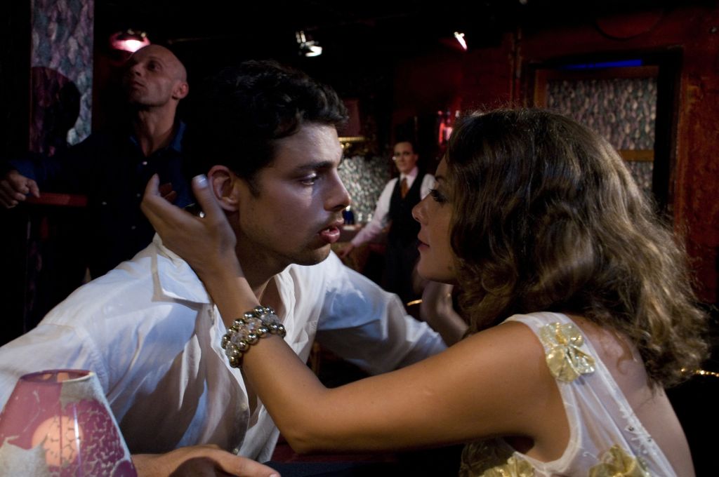 Fabiula, como Gilda, faz par romântico com Cauã Reymond em Não se Pode Viver sem Amor, que estreia nos cinemas brasileiros no segundo semestre | Divulgação