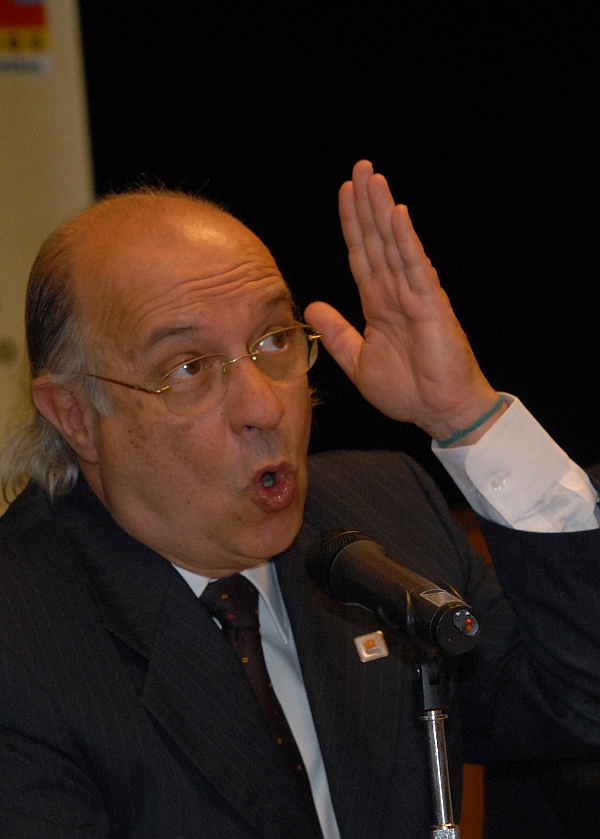 Ministro Paulo Vannuchi, da Secretaria dos Direitos Humanos: País tem que aprender a punir a tortura. | Wilson Dias/ABr