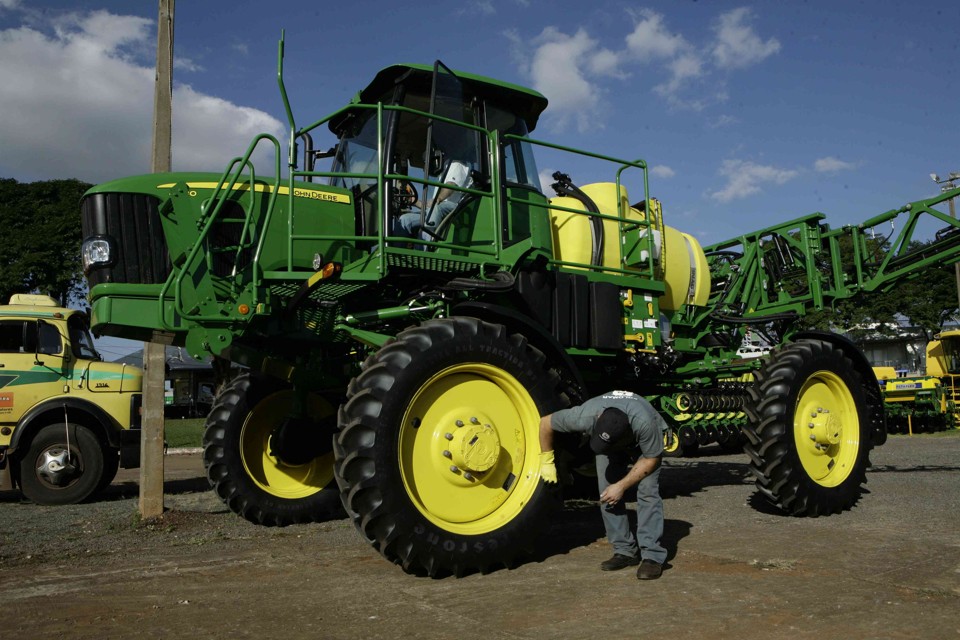 As novas máquinas agrícolas são apenas algumas das novidades da Expoingá 2010 | Ivan Amorin/Sociedade Rural de Maringá