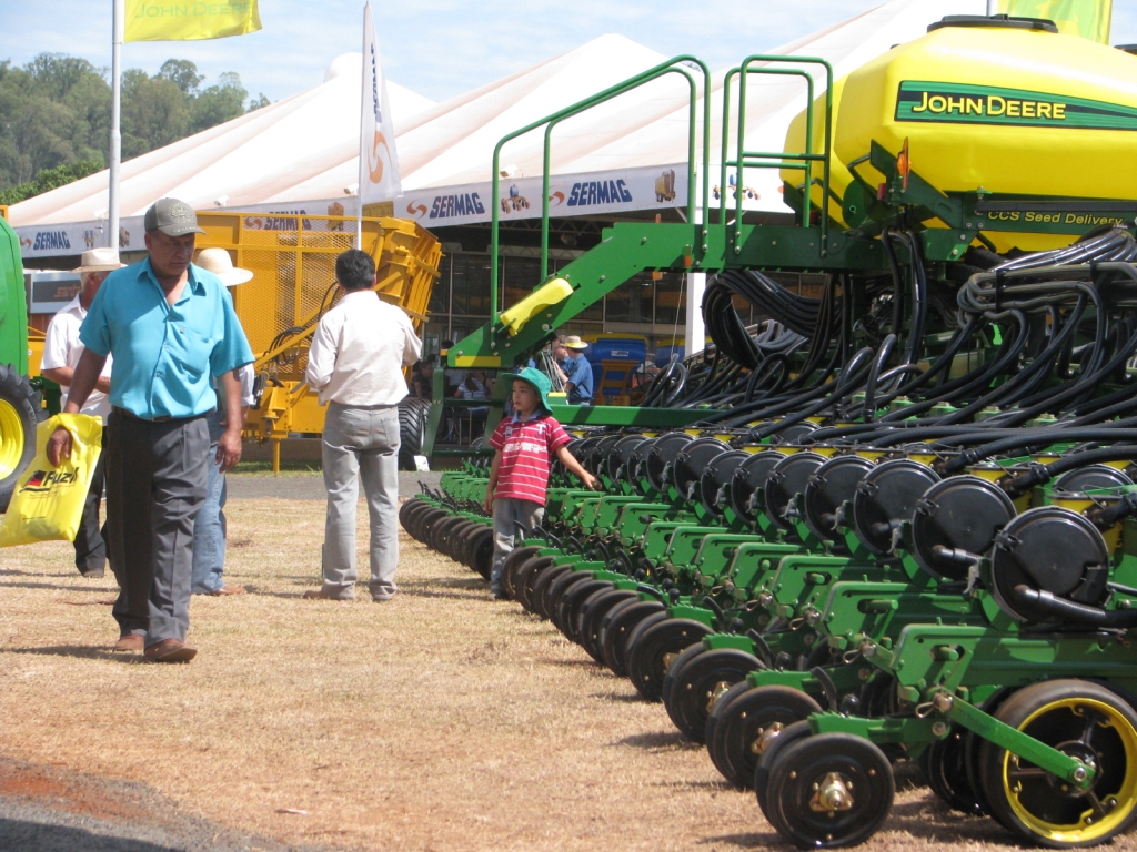 Máquina à venda durante a Agrishow, maior feira de agronegócios do país: evento movimentou R$ 1,1 bilhão, cerca de 20% a mais do que a expectativa inicial | Antonio Sérgio de Souza/Gazeta do Povo