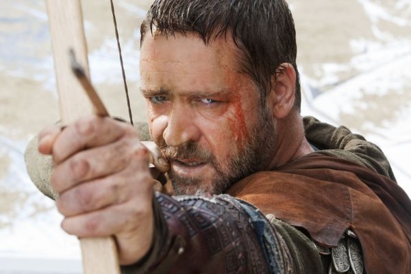 O vencedor do Oscar Russell Crowe vive o lendário arqueiro-ladrão em Robin Hood | Fotos: Divulgação