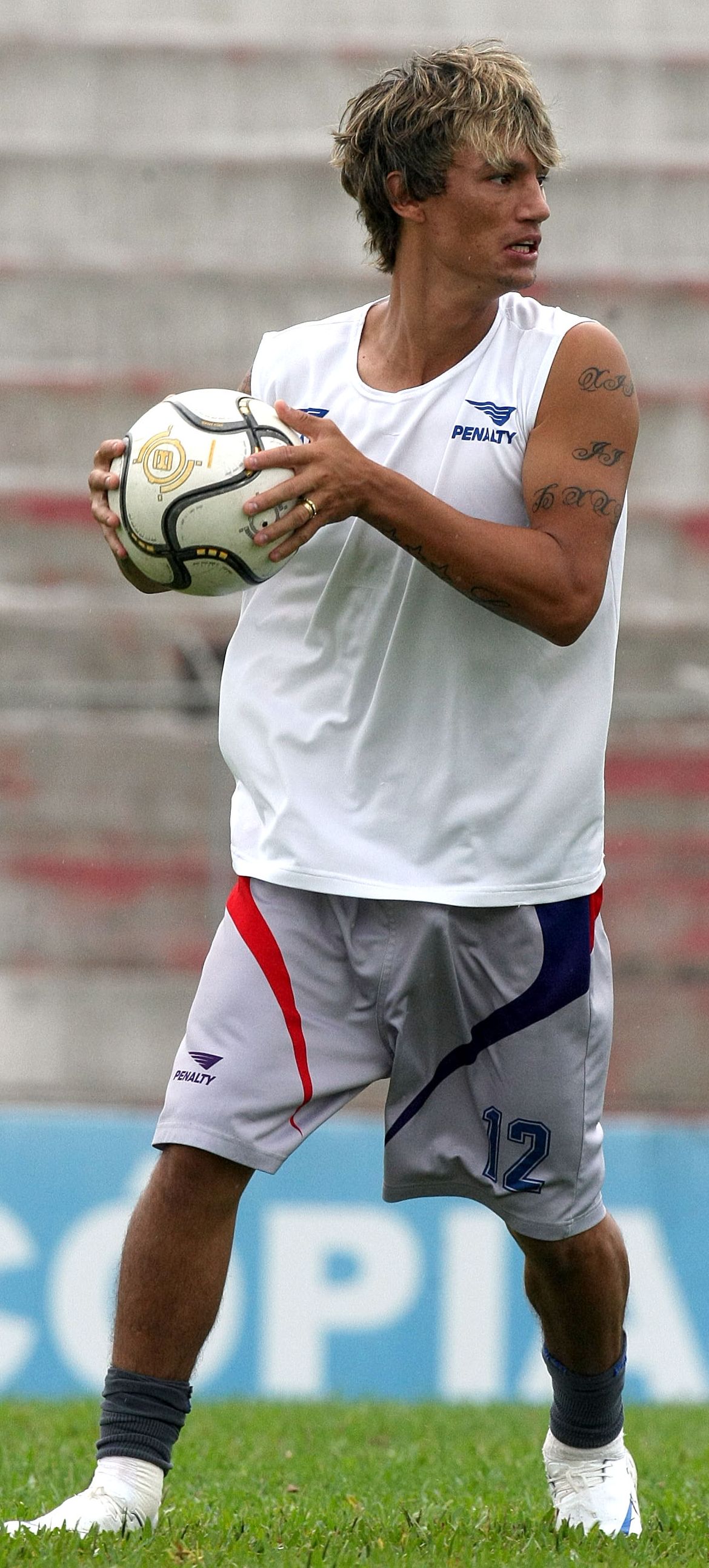 João Paulo deve voltar à sua posição de origem contra o Santo André | Hedeson Alves / Agência de Notícias Gazeta do Povo