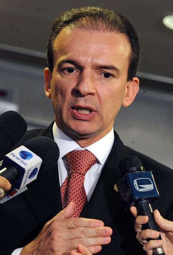 A polícia investiga, o Ministério Público acusa, a advocacia defende e o juiz julga. Quebrar essa lógica é desequilibrar por inteiro o processo. Ophir Cavalcante, presidente nacional da OAB, que apoia o projeto | Elza Fiuza/ABr