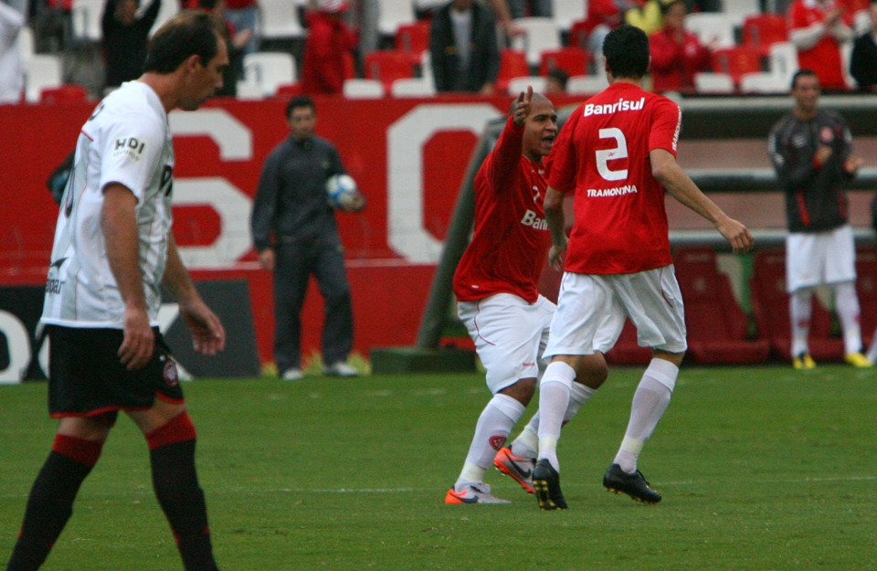 Internacional venceu com facilidade o frágil Atlético do capitão Paulo Baier (primeiro tempo) | Lucas Uebel/VIPCOMM