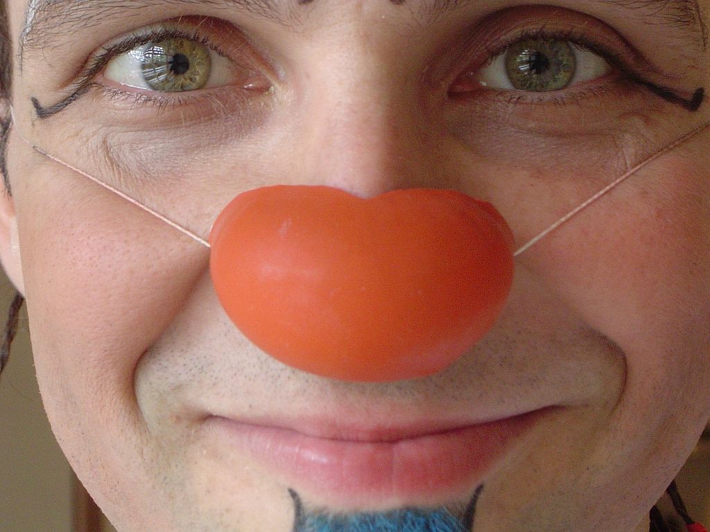 Los Camaradas, do grupo Jogando no Quintal, que participa do Festival Mundial de Circo | Ezye Moleda/Divulgação