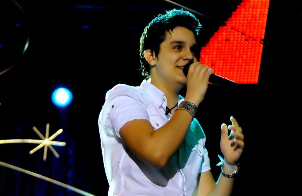 O cantor tem números que impressionam: 85 mil fãs na gravação de um DVD e mais de 300 shows em 2009 | Divulgação