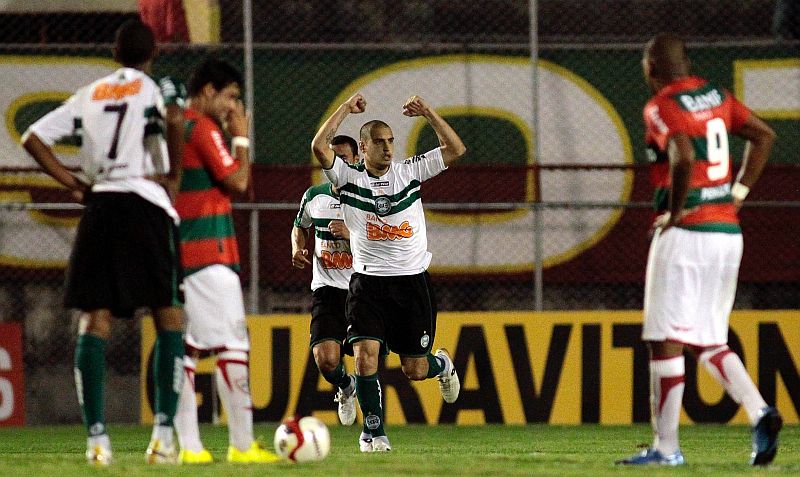 Ariel comemora gol feito numa cobrança de falta com muita força e efeito | Léo Pinheiro / Futura Press