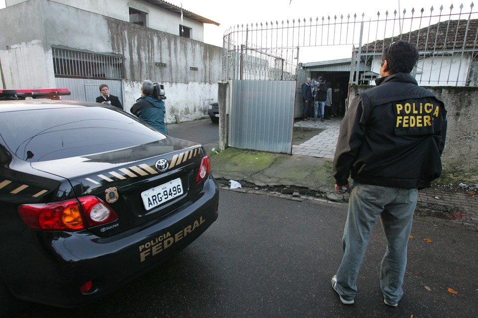 Polícia Federal localizou residência na tarde desta sexta-feira | Gazeta do Povo - Ivonaldo Alexandre
