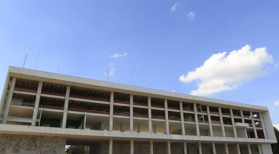 Reforma do Palácio Iguaçu: quase dava para construir Brasília neste tempo... | Daniel Derevecki/Gazeta do Povo