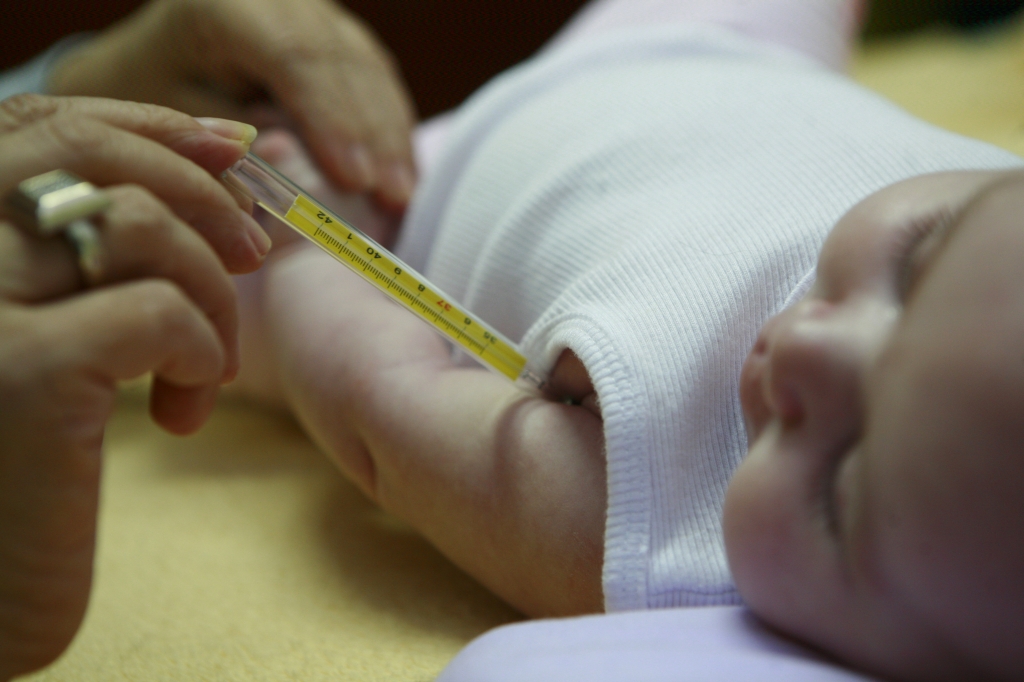 Mercúrio usado nos termômetros é tóxico, mas Anvisa alega que metal nunca entra em contato com pacientes e médicos | Ivan Amorim