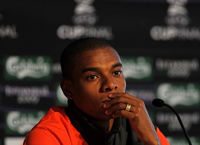 Fernandinho, que se transferiu para a Ucrânia após a Copa Libertadores de 2005, coloca mais um troféu coleção |