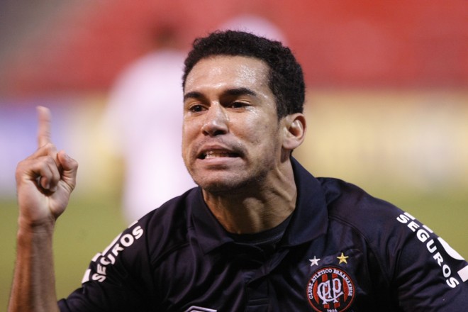 Wágner Diniz comemora o belo gol marcado na Arena | 