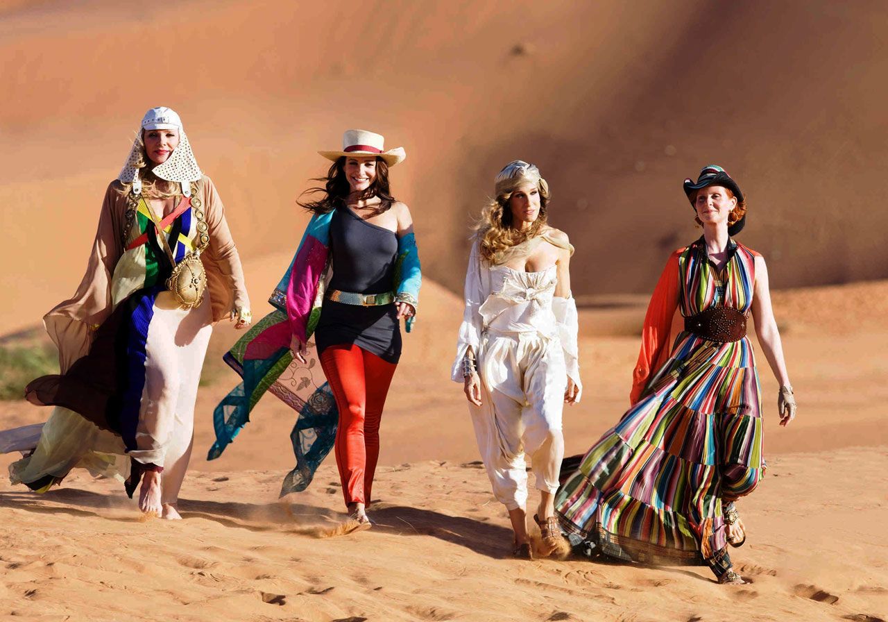 Carrie, Charlotte, Miranda e Samantha vão parar no deserto em Sex and the City 2 | Divulgação
