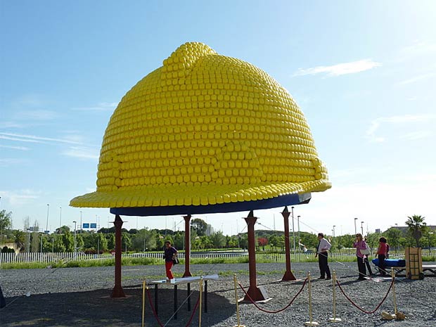 Escultura mede 10,4 metros de comprimento, 7,8 metros de largura e 6,1 metros de altura | Divulgação