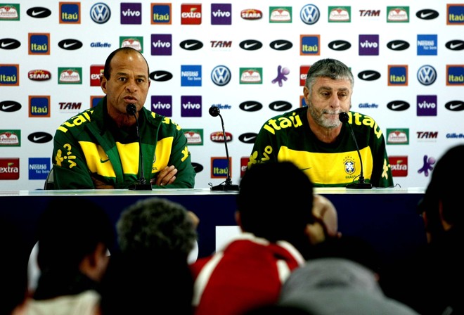 Paixão e Runco durante coletiva | Valterci Santos / Agência de Notícias Gazeta do Povo
