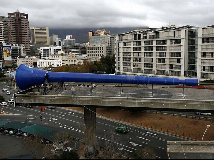 Corneta gigante tem 35 metros de comprimento | Reuters