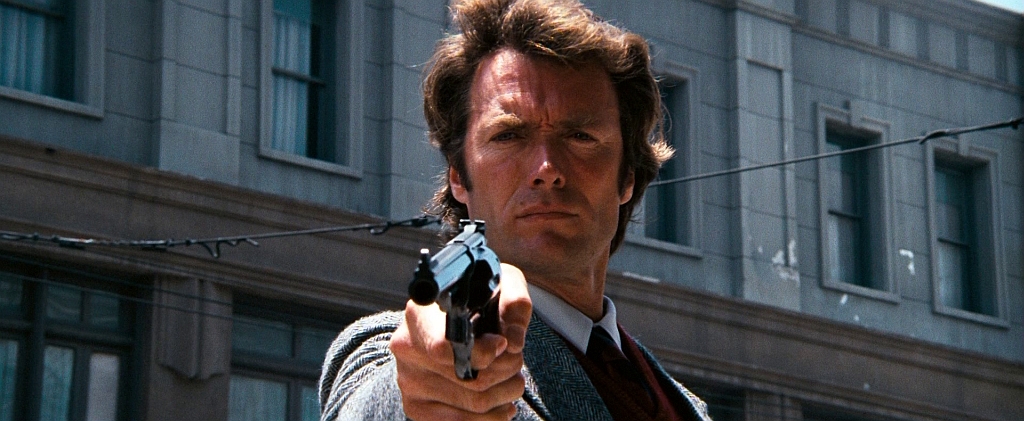 Harry Callahan acredita em fazer justiça com as próprias mãos | Divulgação