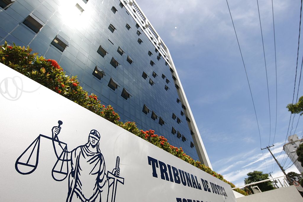 Sede do Tribunal de Justiça do Paraná: Judiciário não segue a lei, mas diz cumprir resolução do CNJ | Jonathan Campos/ Gazeta do Povo