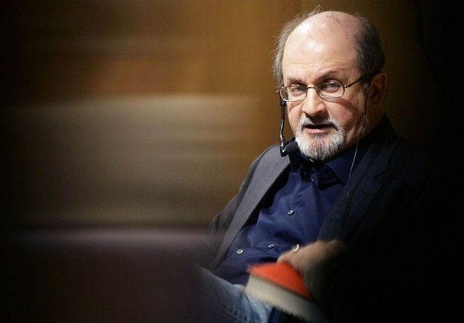 Salman Rushdie: autor de Versos Satânicos caiu no forró em 2005 |