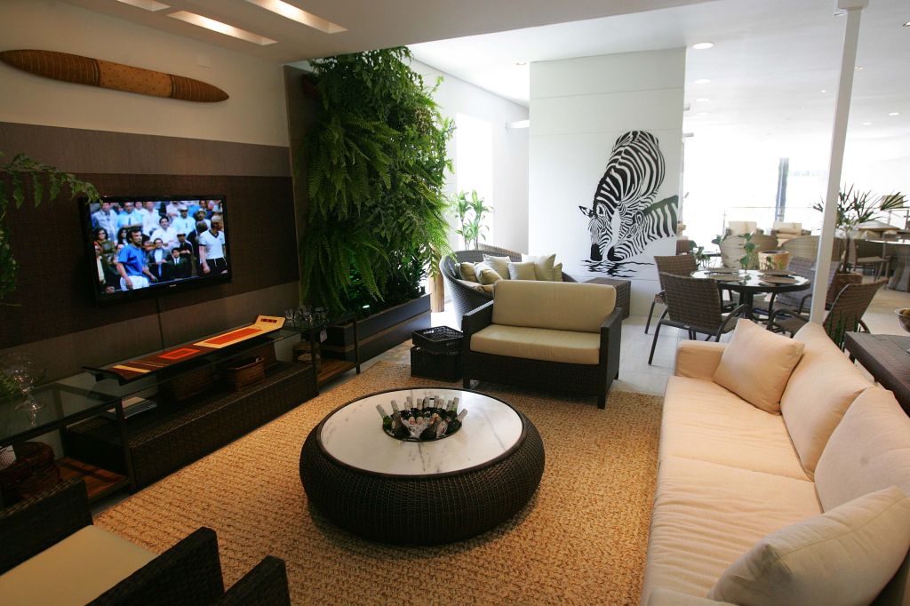 Descontração e inspiração na África para acompanhar os jogos da Copa é a proposta das arquitetas Zirnai Gomes e Ana Letícia Andrade | Fotos: Ivonaldo Alexandre/ Gazeta do Povo