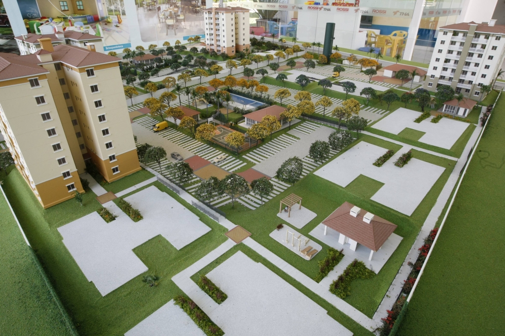 Maquete do Recanto Verde Praças Residenciais, da Thá e Rossi. Na primeira fase do empreendimento serão construídas sete torres | Marcelo Elias/ Gazeta do Povo
