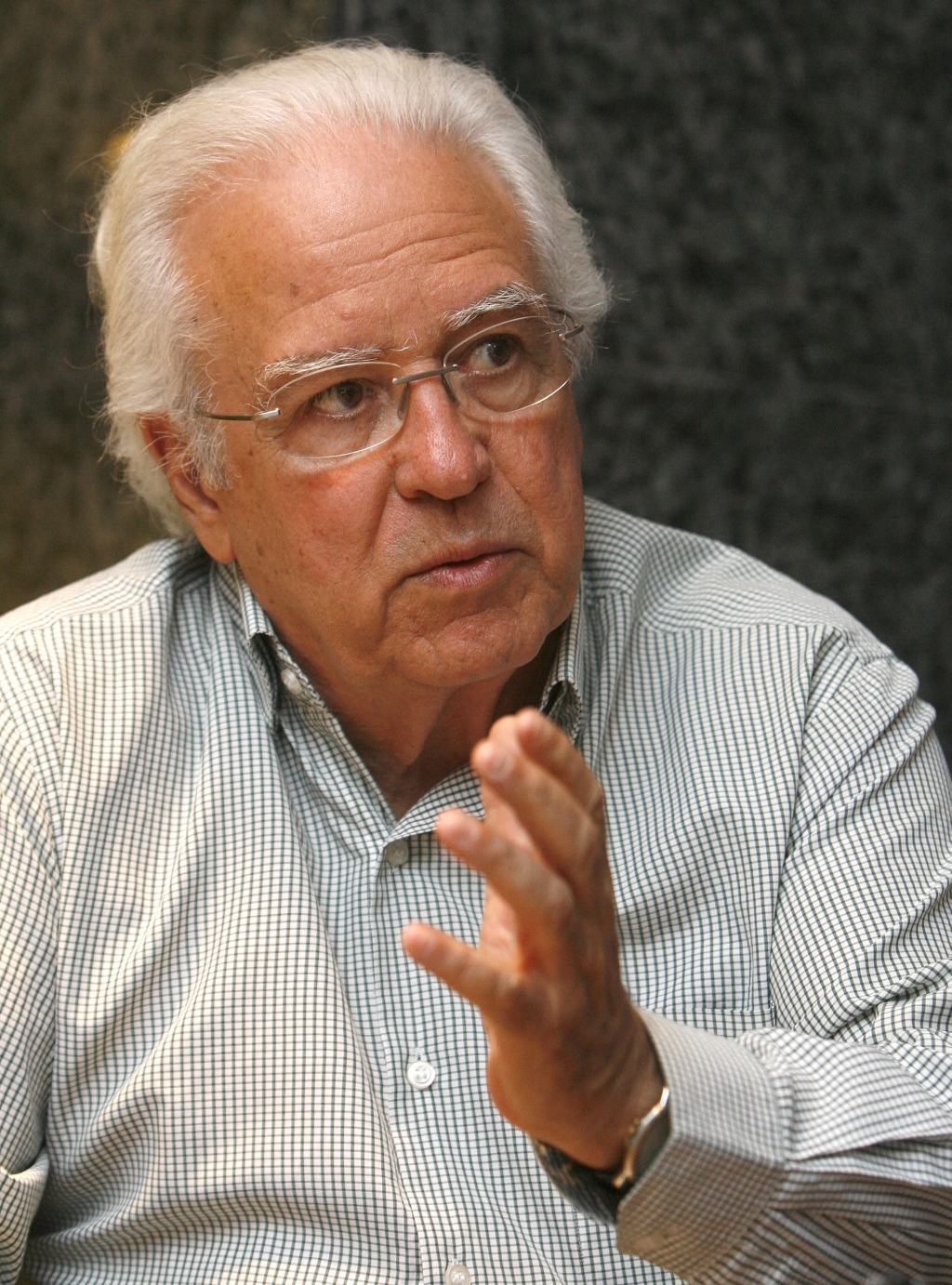 Agora temos de dar as mãos. Algumas áreas chegaram ao extremo, o que gera um trânsito impraticável, falta de saúde, violência brutal e diferença entre as classes cada vez maior.
Décio Tozzi, arquiteto e urbanista | Hedeson Alves/ Gazeta do Povo