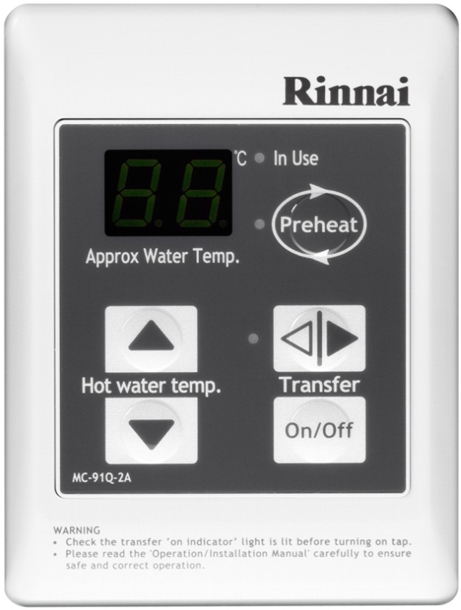 O painel para contolar a temperatura do modelo REU3230FFA, da Rinnai, pode ser instalado a até 100 metros de distância do aquecedor. Tem capacidade de 47,5 litros para GLP e 44 litros para gás natural. Custa R$ 7 mil |