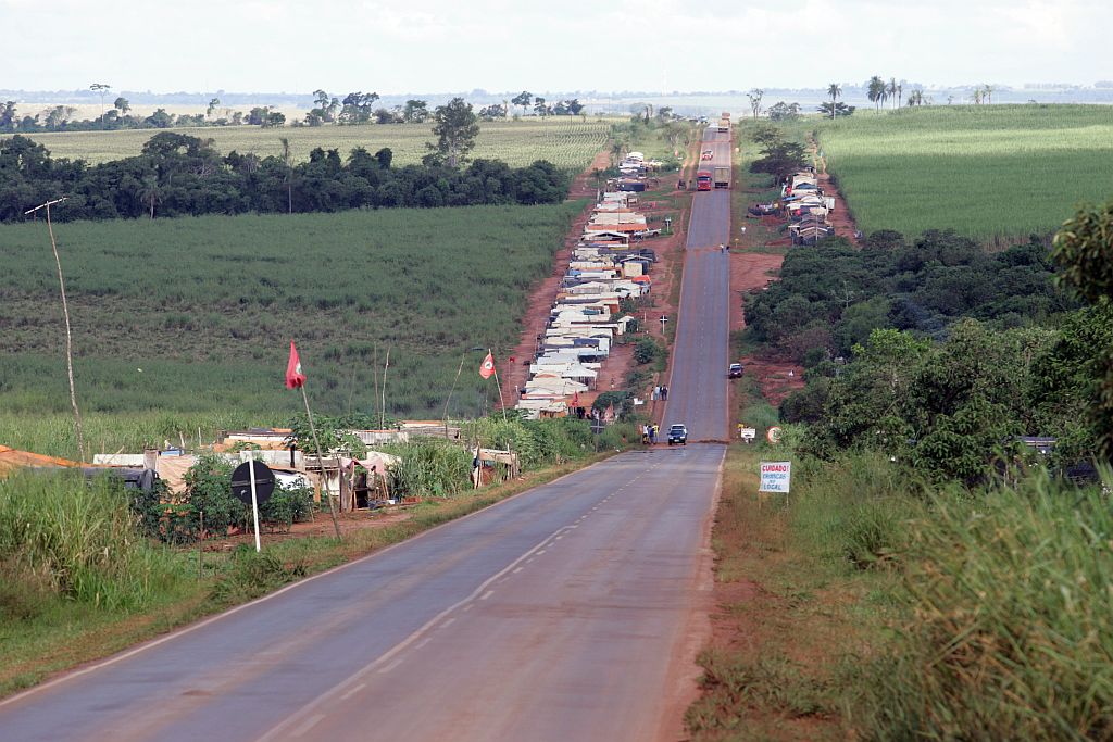 O surto desenvolvimentista se deu em direção ao Leste, rumo à divisa com o Brasil | Christian Rizzi/Gazeta do Povo