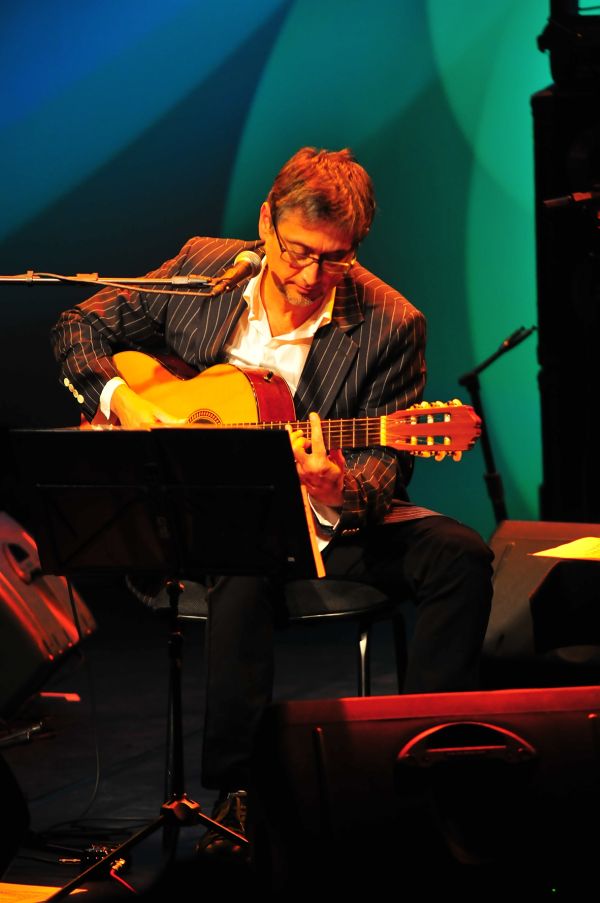 Show É Tempo de Amar foi apresentado domingo no Teatro da Caixa | Divulgação