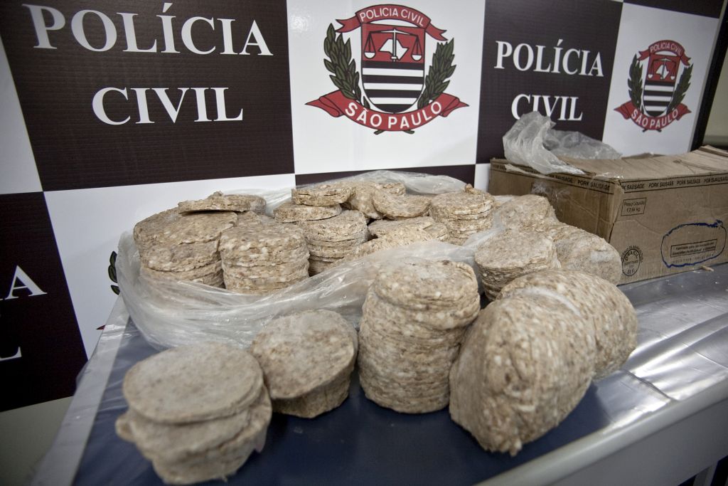 Cerca de 40 kg de hambúrguer foram apreendidos | Rodrigo Capote/Folhapress
