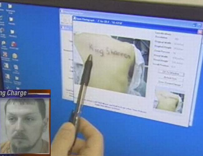 Jovem tatuou "King Shannon" nas costas da mulher | Reprodução