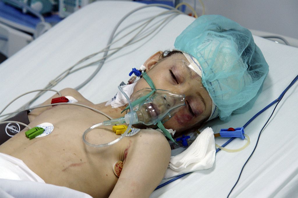 Menino holandês foi o único das 104 pessoas a sobreviver à queda do avião na Líbia | Reuters