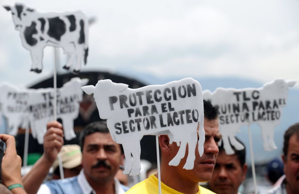 Produtores de laticínios na Colômbia protestam contra um acordo firmado entre o país e a UE. Latinos ainda desconfiam de aproximação | Raul Arboleda/Reuters