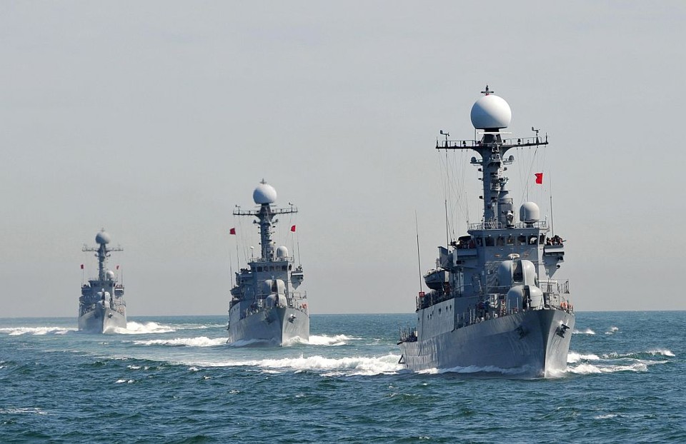 Navios sul-coreanos realizaram exercício para evitar ataques com submarinos. Fronteira marítima no Mar Amarelo é disputada pelas duas Coreias | Reuters
