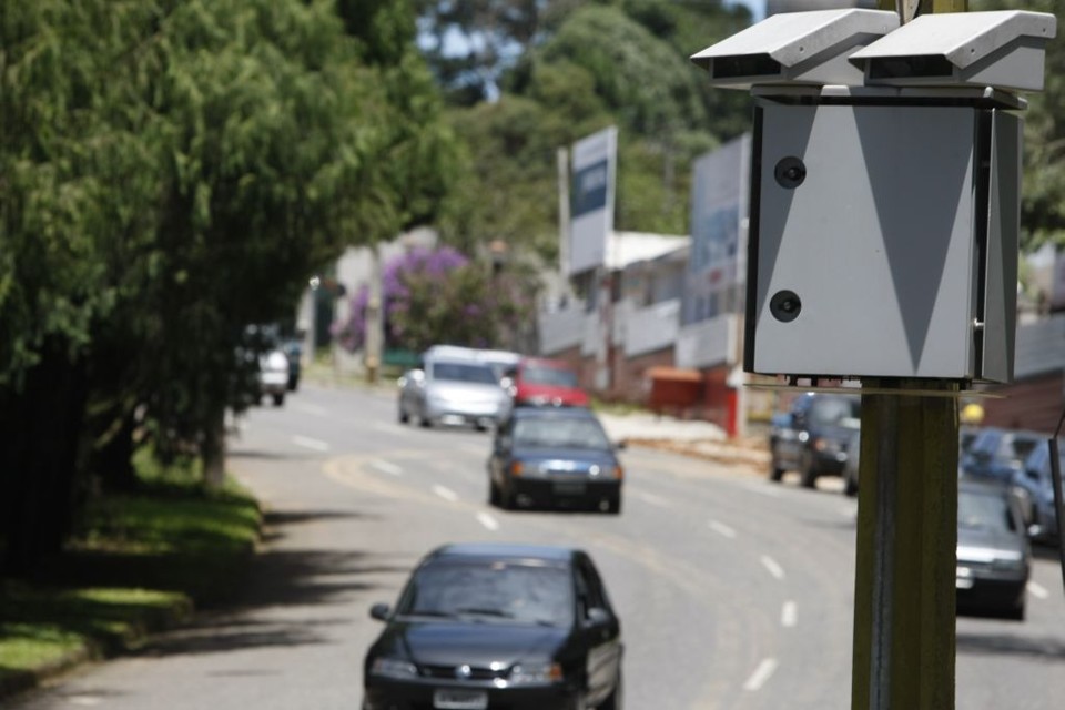 Radar em Curitiba: possibilidade de "apagar" multas. | Marcelo Elias/Arquivo Gazeta do Povo