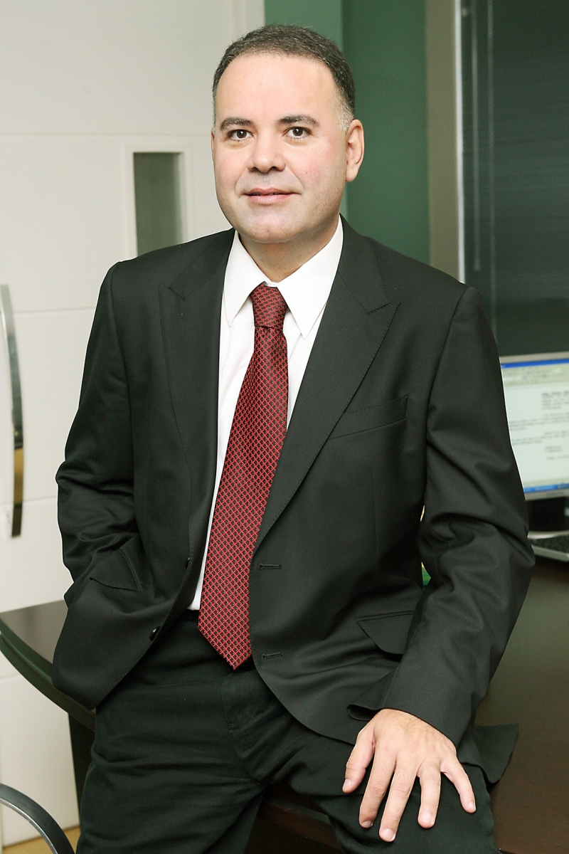 A ideia é: pontencialize aquilo em que você já é bom, e só tente mexer no seu ponto fraco se ele realmente cria limitações profissionais. Do contrário, não vale a pena o tempo perdido. |