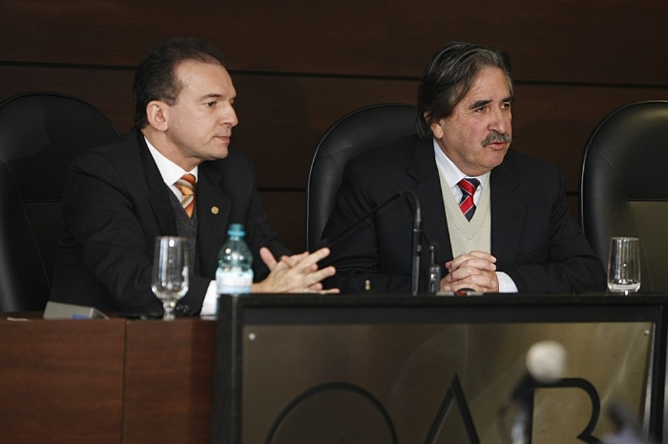 Ophir Cavalcanti e José Lucio Glomb falam sobre O Parana que Queremos e antecipam informações sobre a manifestação programada para as 18h na Boca Maldita | Aniele Nascimento / Agência de Noticias Gazeta do Povo
