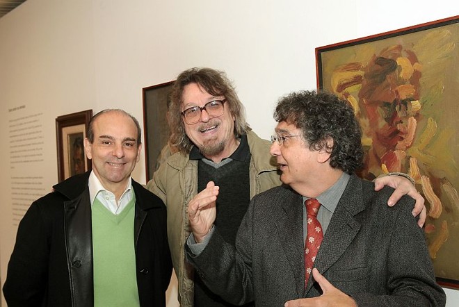 O marchand Waldir Simões (à esq.), o artista plástico Carlos Bracher (ao centro) e o curador Olívio Tavares de Araújo na abertura da exposição retrospectiva de Bracher realizada na manhã de sábado no Museu Oscar Nimeyer. A mostra comemora os 50 anos de carreira do artista mineiro |