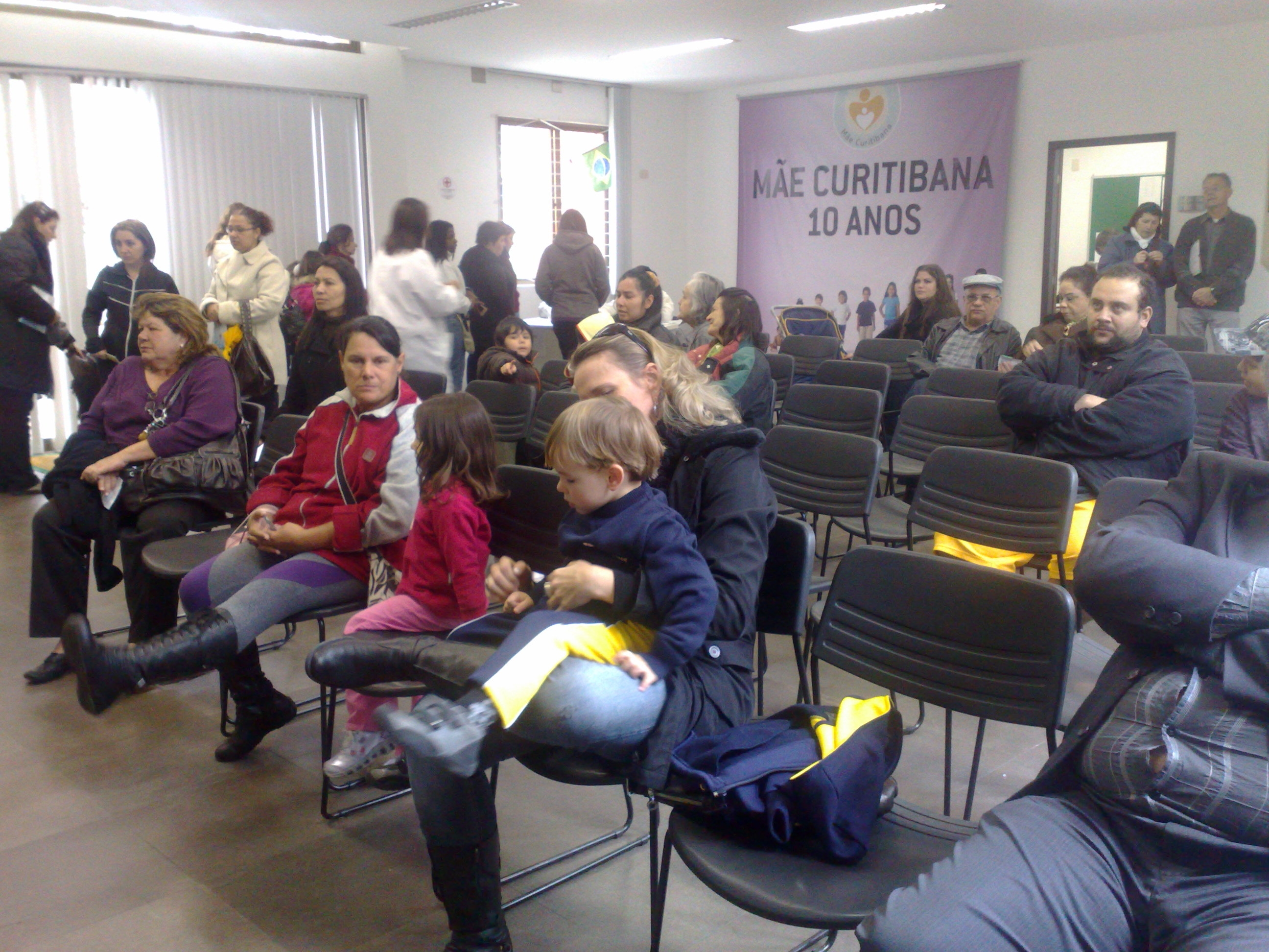 Na unidade Mãe Curitibana, no bairro São Francisco, o fluxo de pessoas também era grande | Vanessa Prateano