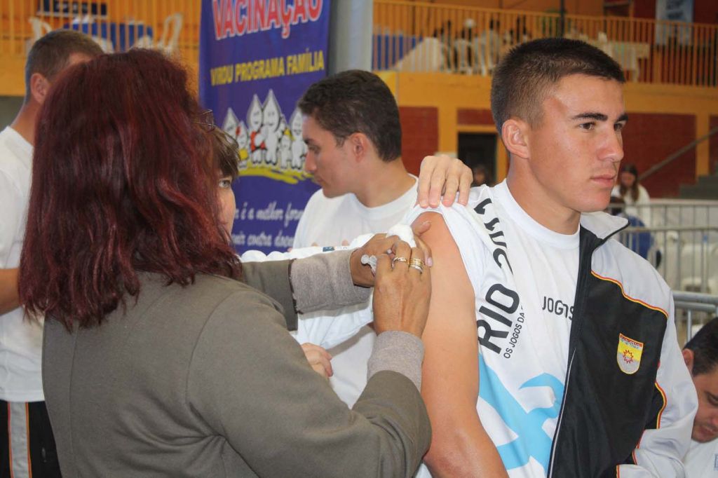 Professores e funcionários da área da educação começaram a ser vacinados ontem | Agência Estadual de Notícias