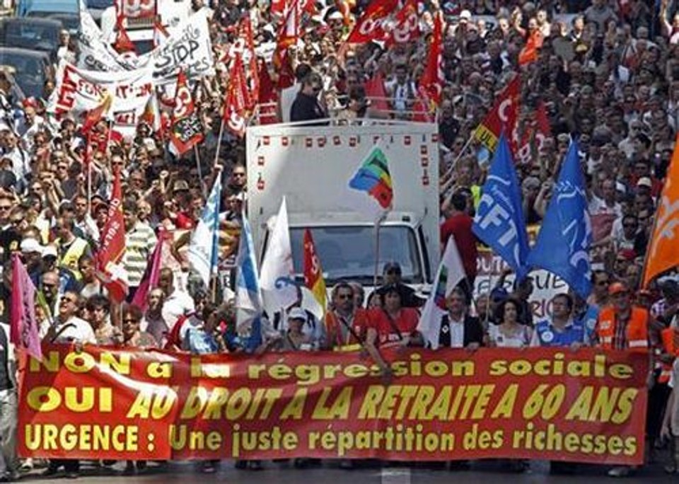 Trabalhadores dos setores público, privado e aposentados protestam contra reforma na previdência | REUTERS